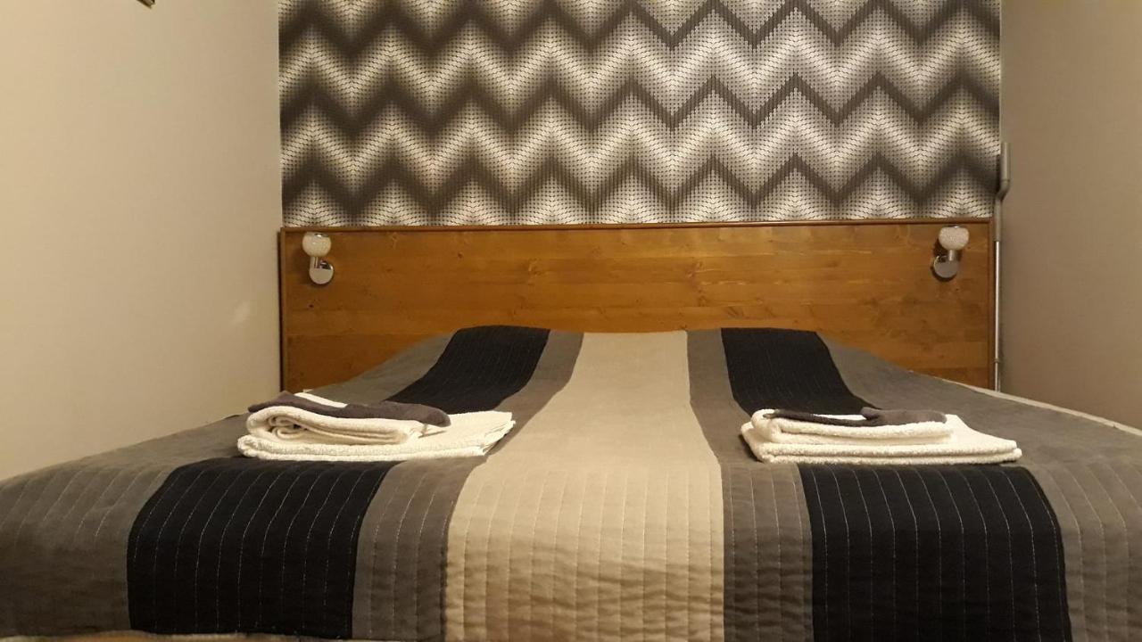 Matyas Apartmanhaz Дьюла Экстерьер фото