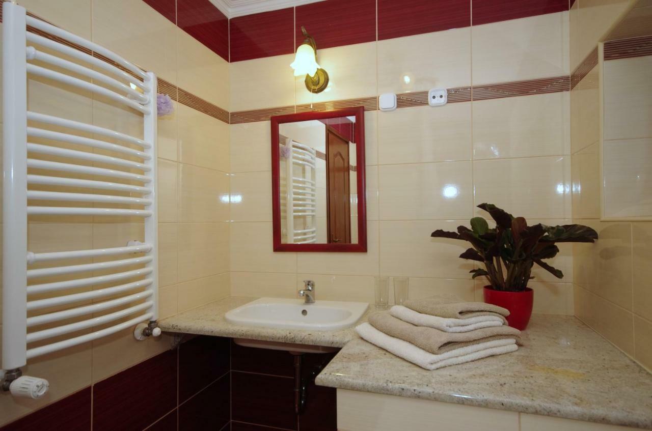 Matyas Apartmanhaz Дьюла Экстерьер фото