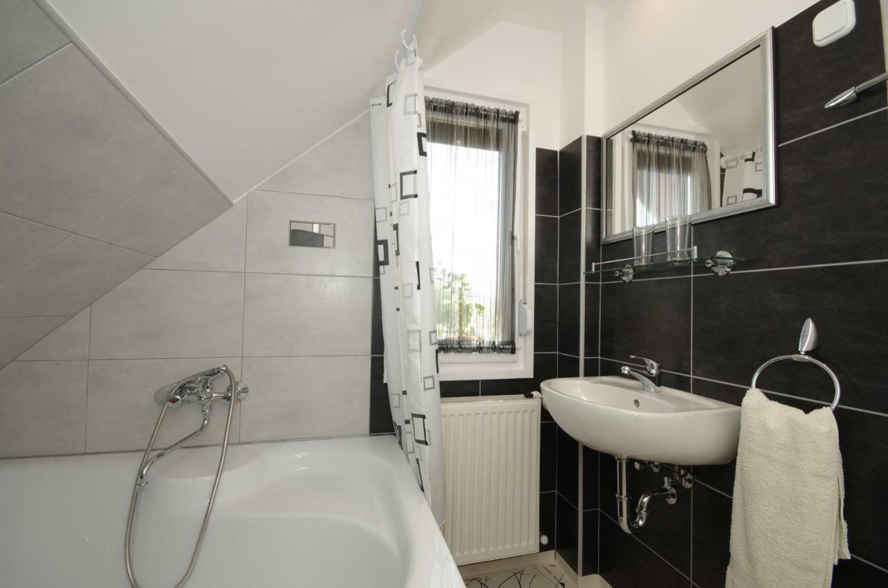 Matyas Apartmanhaz Дьюла Экстерьер фото