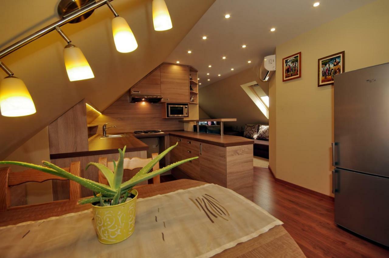 Matyas Apartmanhaz Дьюла Экстерьер фото