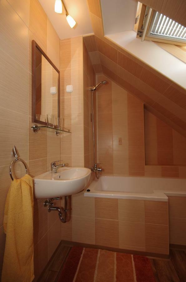 Matyas Apartmanhaz Дьюла Экстерьер фото