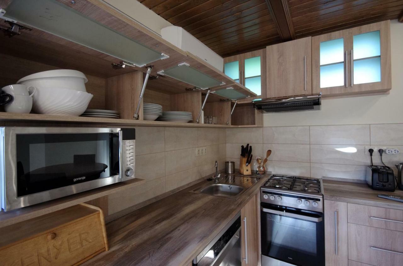 Matyas Apartmanhaz Дьюла Экстерьер фото
