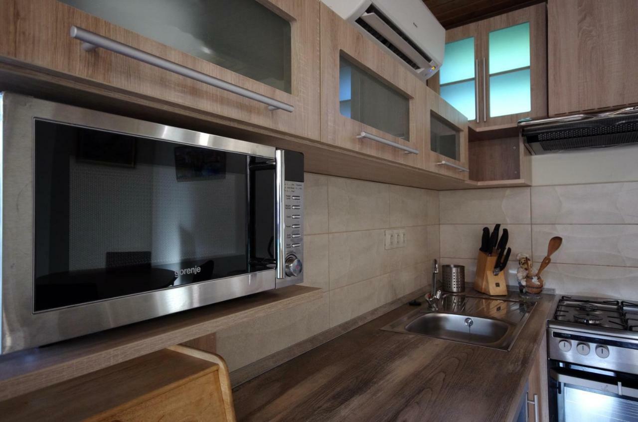 Matyas Apartmanhaz Дьюла Экстерьер фото